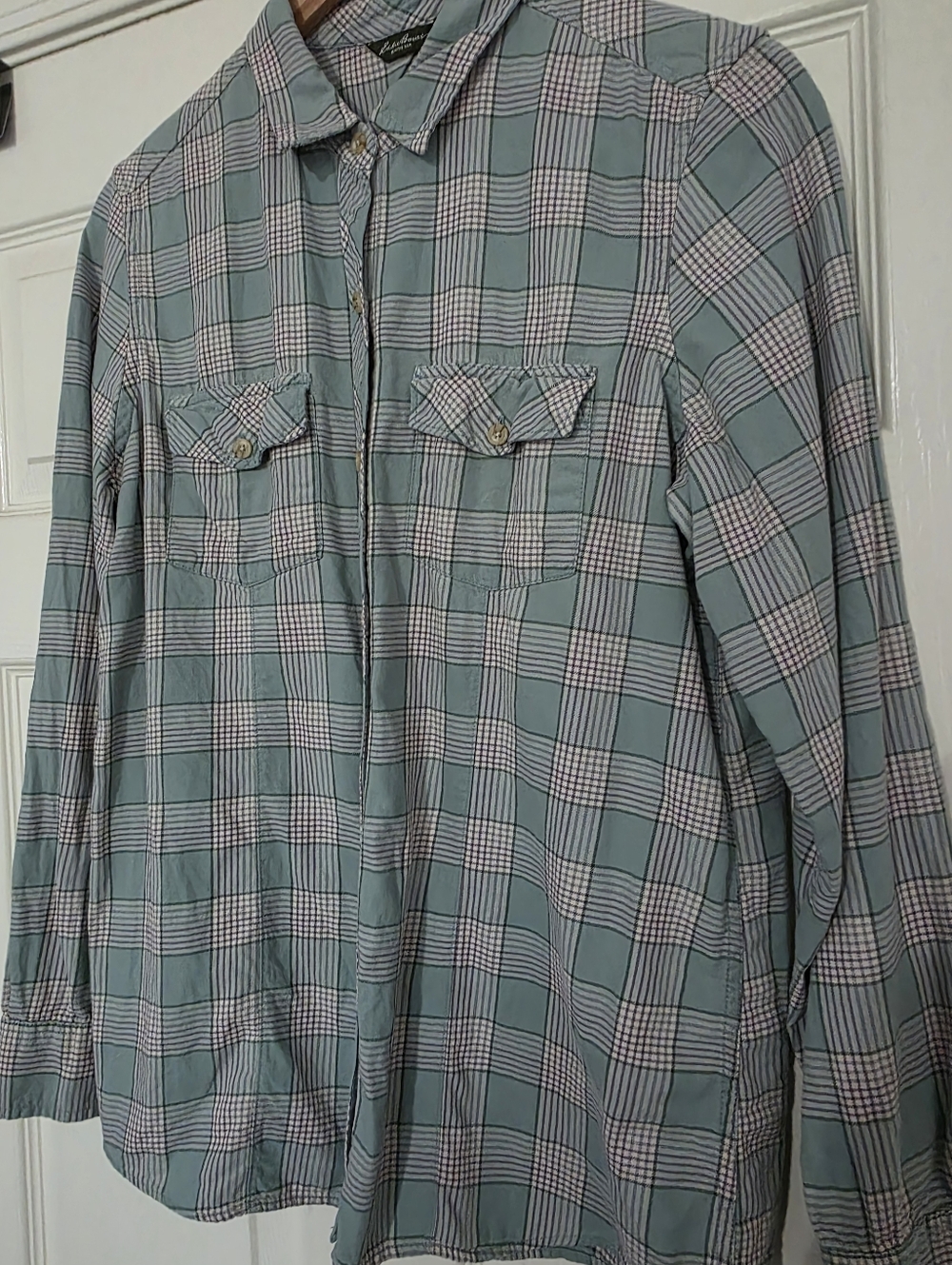 Eddie Bauer Womens Plaid Long Sleeve Buttondown Shirt 2 Chest Pockets Size L